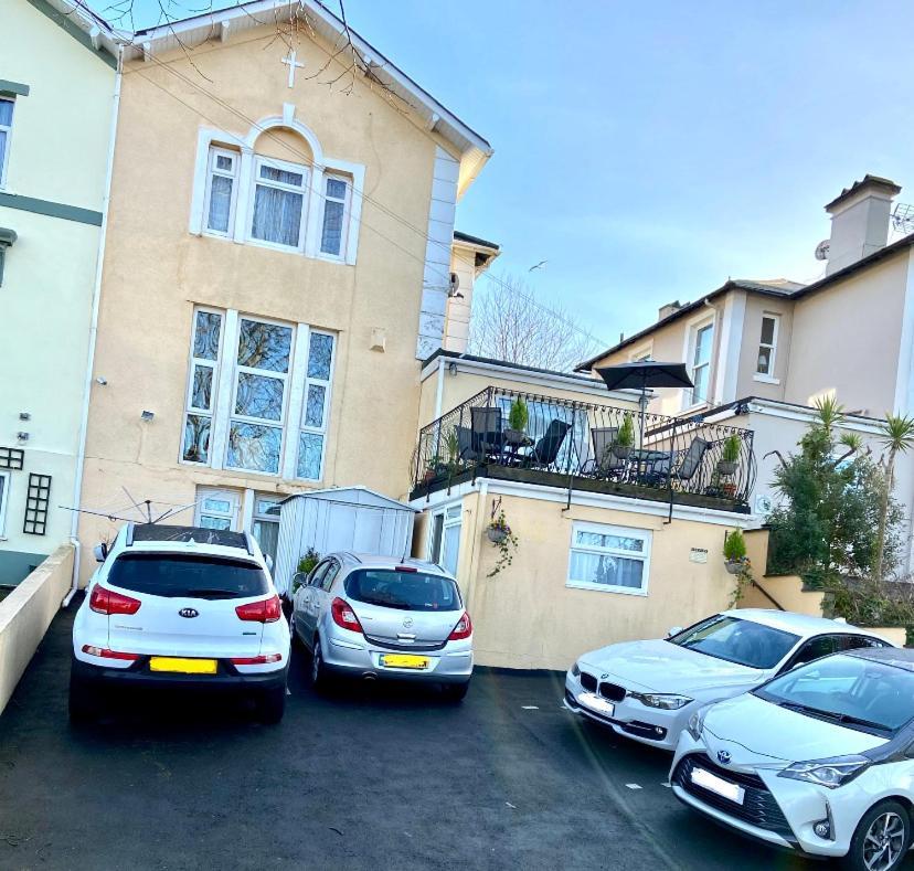 Crowndale Torquay - Exclusively For Adults Bed and Breakfast Εξωτερικό φωτογραφία
